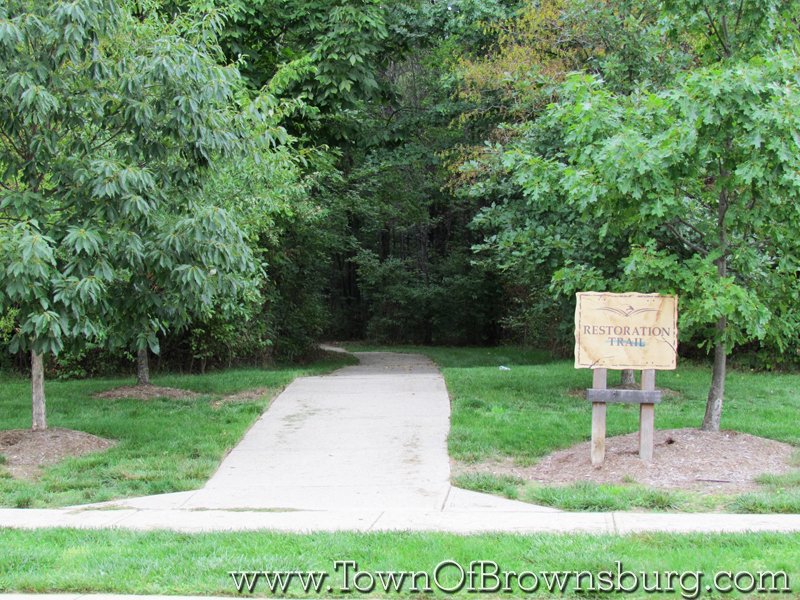 Eagle Crossing, Brownsburg, IN: Entrance to Walking Trail