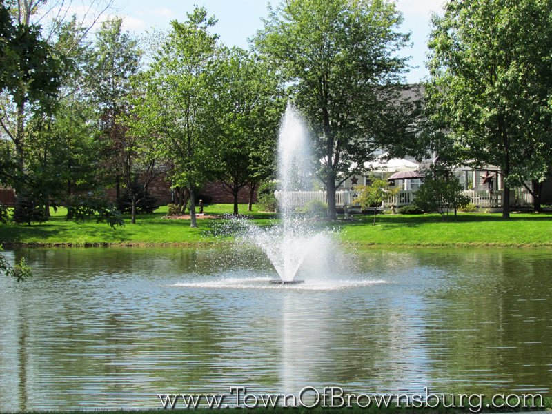 Sugar Bush Farms, Brownsburg, IN: Pond Fountain