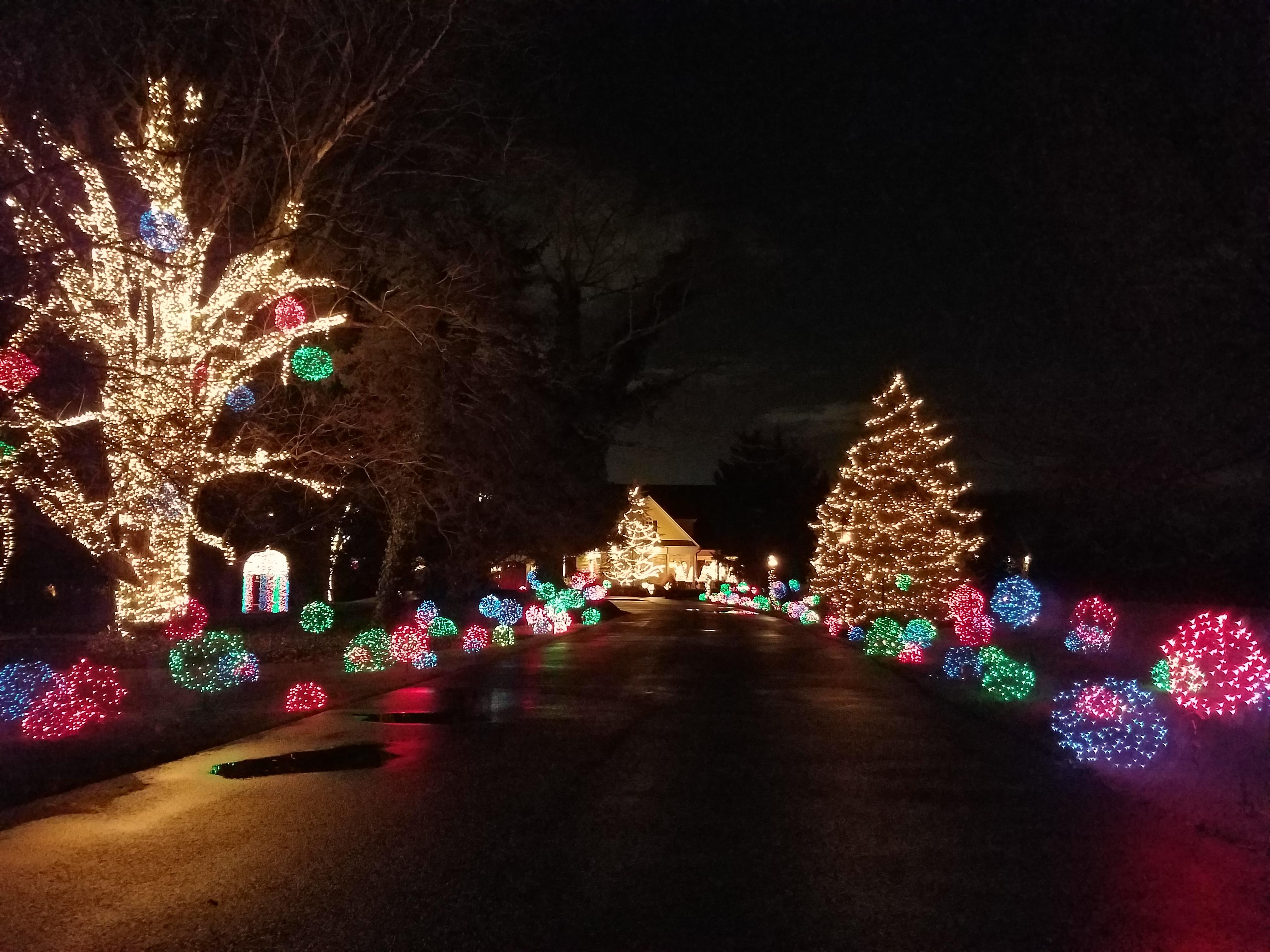 See Holiday Light Displays in Brownsburg, Indiana